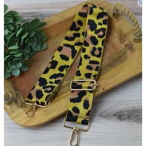 NEW LAUREN LANE women's leopard print adjustable crossbody bag strap in yellow/b